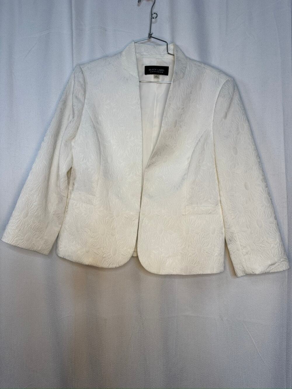 430. Black Label Evan Picone White Textured Blazer Size 10